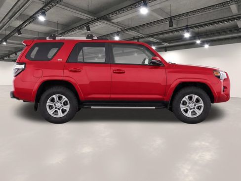Used 2021 Toyota 4Runner SR5 AWD/4WD image 8