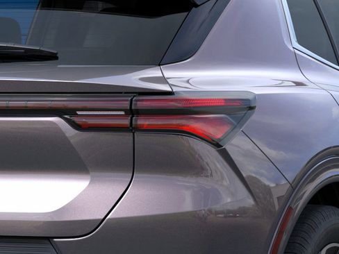 New 2025 Chevrolet Equinox EV LT image 11