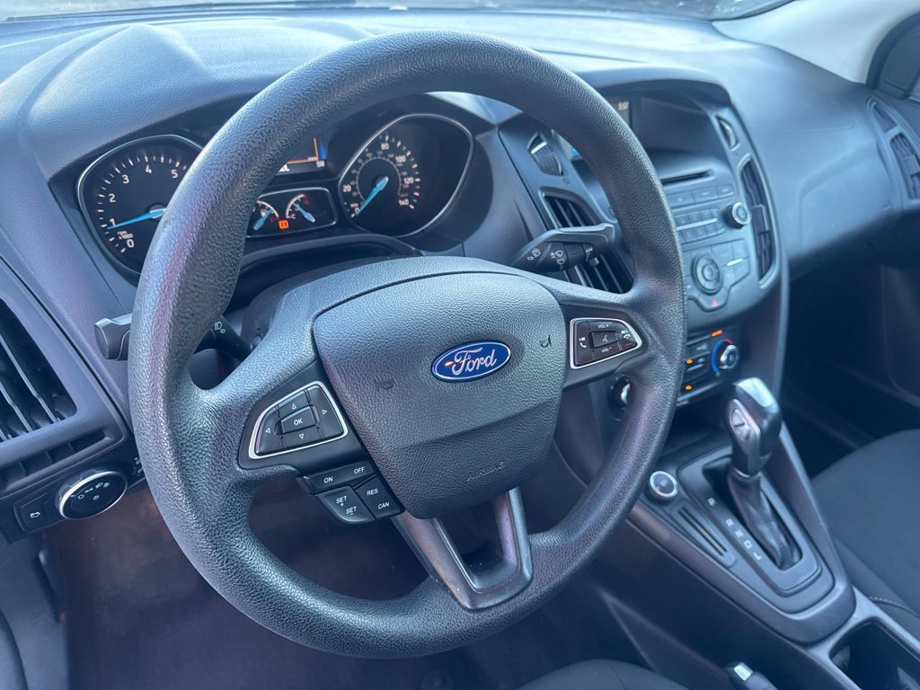 Used 2015 Ford Focus SE FWD image 11