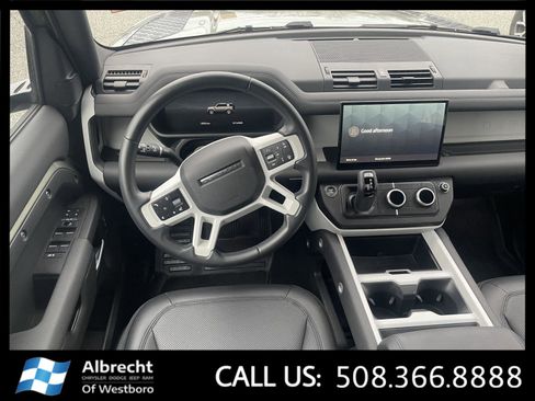 Used 2025 Land Rover Defender 110 S image 24