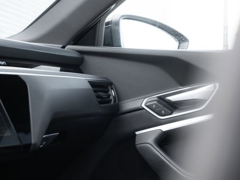 Certified 2022 Audi e-tron S Prestige w/ Prestige Package image 17