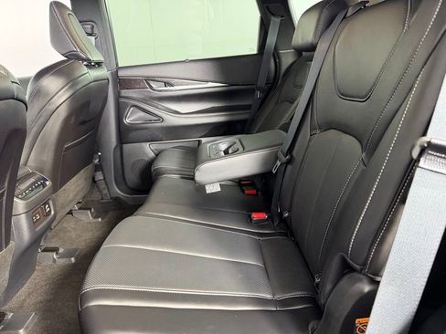 Used 2025 INFINITI QX60 Sensory w/ Vision Package image 28