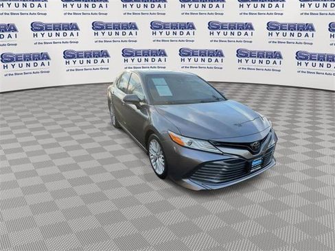 Used 2019 Toyota Camry XLE image 2