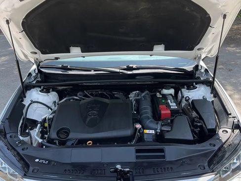 Used 2020 Toyota Avalon XLE w/ Moonroof Package FWD image 5
