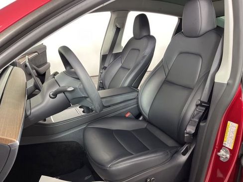 Used 2024 Tesla Model Y Long Range image 18