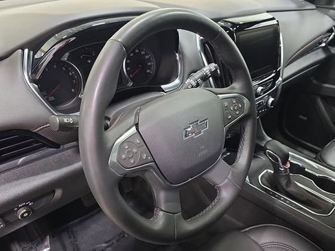 Used 2023 Chevrolet Traverse RS AWD/4WD image 16