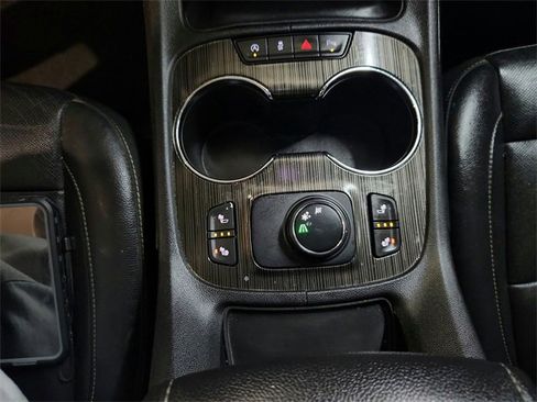 Used 2020 GMC Acadia SLT image 17