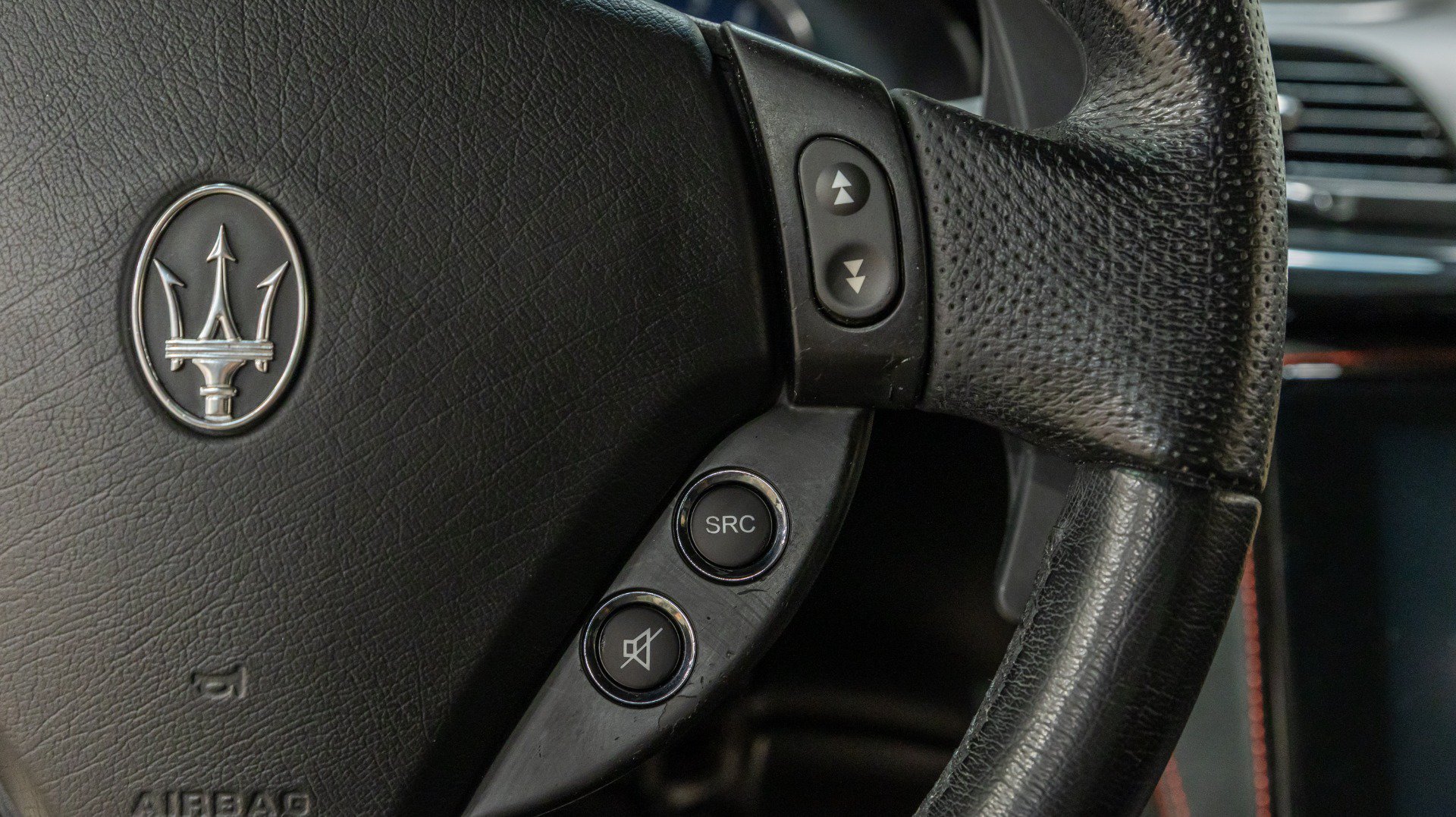 Used 2018 Maserati GranTurismo Sport RWD image 39