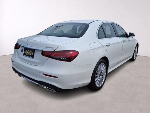 Used 2023 Mercedes-Benz E 350 4MATIC Sedan image 9