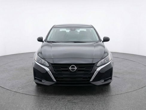 Used 2025 Nissan Altima 2.5 SV image 2