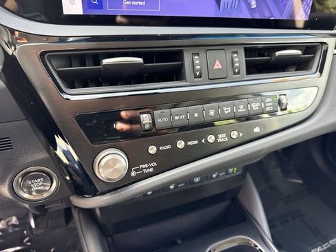 Certified 2024 Lexus ES 350 w/ Premium Package FWD image 19