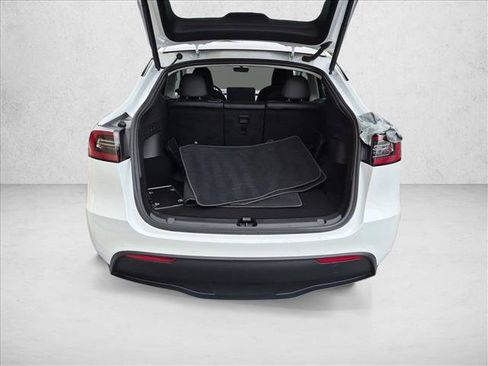 Used 2021 Tesla Model Y Long Range AWD/4WD image 6