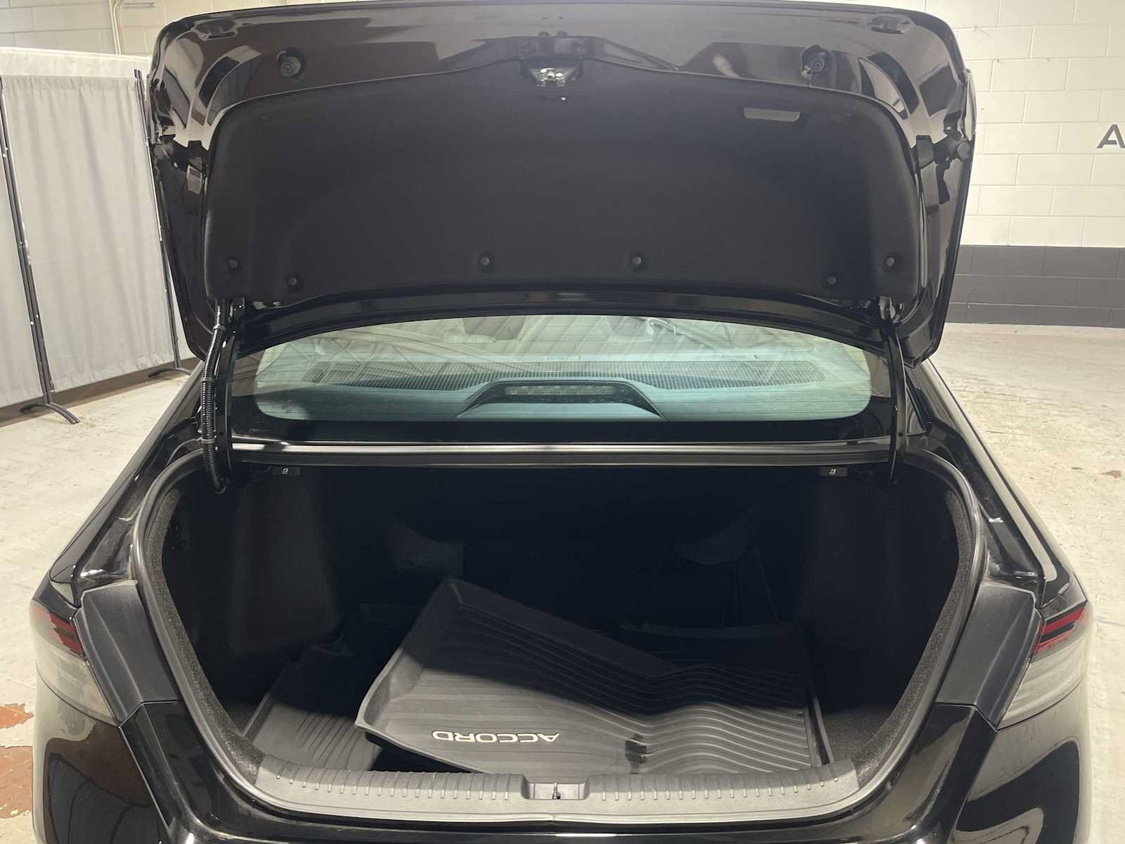 Used 2023 Honda Accord EX image 19