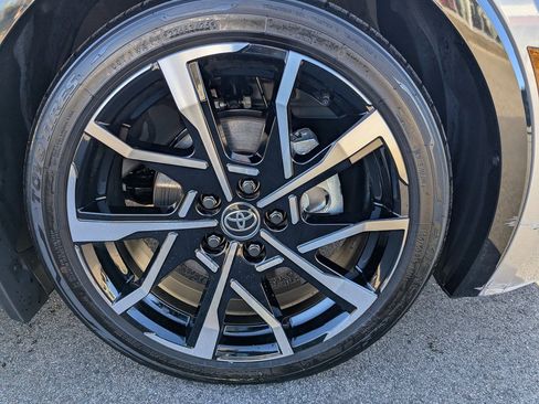 Used 2026 Toyota Prius Plug-In Hybrid image 12