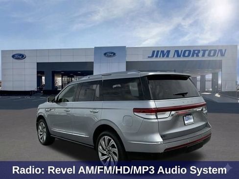Used 2023 Lincoln Navigator Reserve AWD/4WD image 7