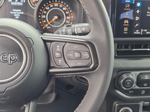 Used 2025 Jeep Wrangler Unlimited Sport AWD/4WD image 27