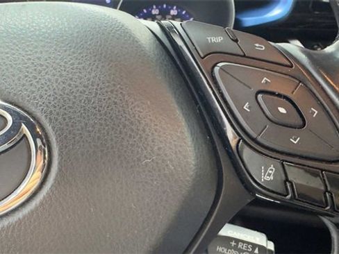 Used 2019 Toyota C-HR XLE image 26