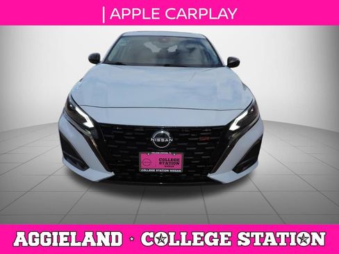 Used 2023 Nissan Altima 2.5 SR w/ SR Premium Package image 10