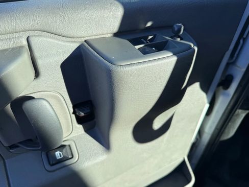 Used 2019 GMC Savana 2500 w/ Driver Convenience Package image 12