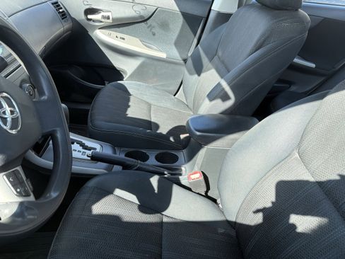 Used 2012 Toyota Corolla S image 7