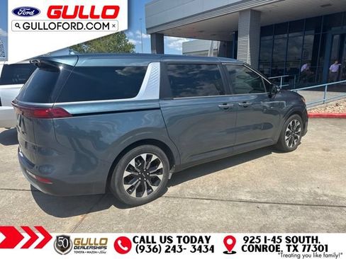 Used 2024 Kia Carnival EX FWD image 5
