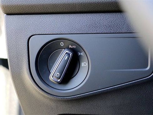 Used 2023 Volkswagen Tiguan SE R-Line image 20