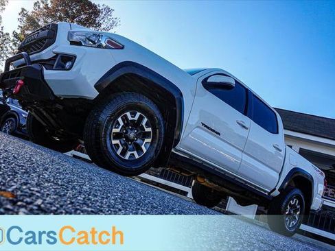 Used 2018 Toyota Tacoma TRD Off-Road image 4
