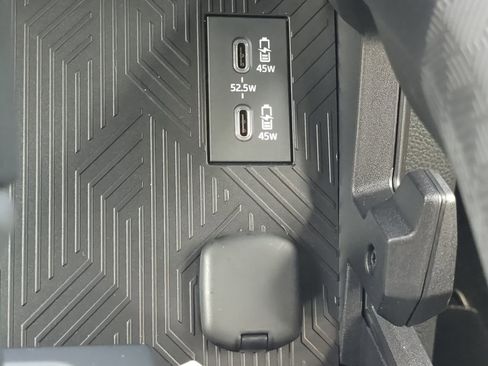 Used 2025 Toyota Tacoma SR5 image 29