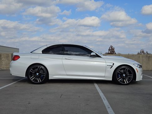 Used 2016 BMW M4 Convertible image 9