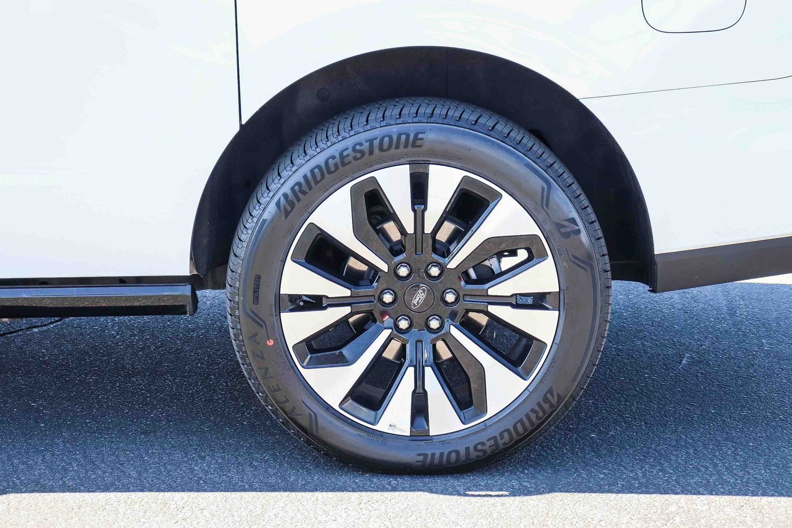 Certified 2025 Ford Expedition Max Platinum w/ Driver's Package AWD/4WD image 8