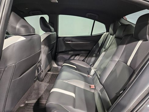 Used 2025 Toyota Camry SE w/ Convenience Package FWD image 36