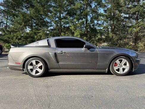 Used 2014 Ford Mustang Coupe image 4