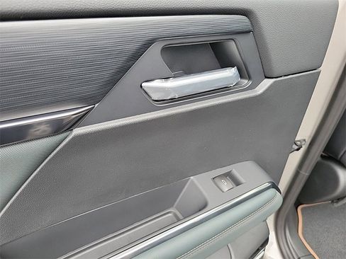 New 2026 GMC Acadia AT4 w/ Luxury Package image 15