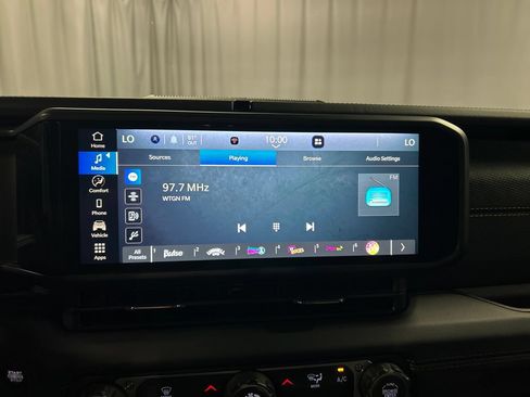 Used 2026 Jeep Gladiator Mojave AWD/4WD image 16