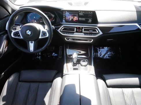 Used 2019 BMW X5 xDrive50i w/ M Sport Package image 10