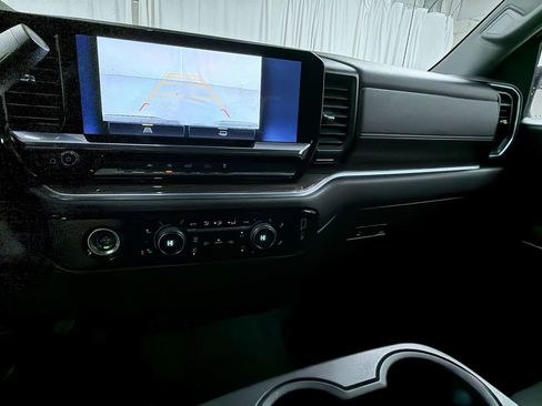 Used 2022 Chevrolet Silverado 1500 LT image 19