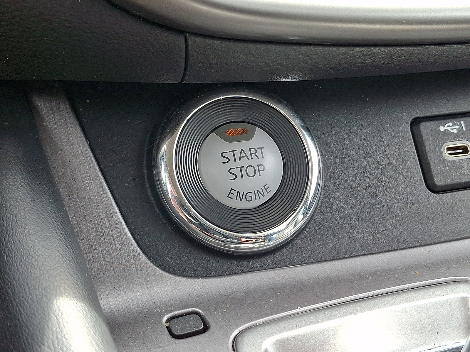 Certified 2024 Nissan Murano SV w/ SV Midnight Edition Package AWD/4WD image 23