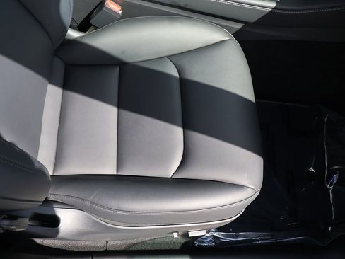 Used 2024 Tesla Model Y Long Range image 32