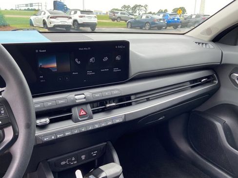 Used 2025 Kia K4 FWD image 29