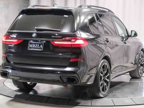 Used 2022 BMW X7 xDrive40i w/ M Sport Package AWD/4WD image 4