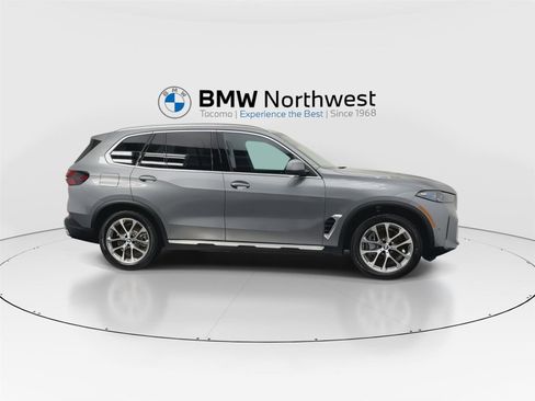 New 2026 BMW X5 xDrive50e w/ Climate Comfort Package image 5