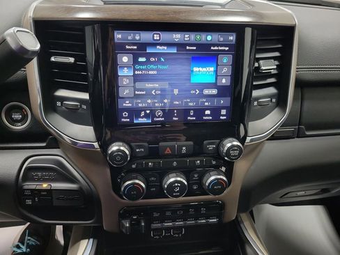 Used 2022 RAM 2500 Laramie AWD/4WD image 5
