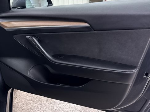 Used 2023 Tesla Model 3 Standard Range image 19