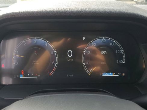 New 2025 Jeep Grand Cherokee Altitude image 32