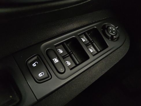 Used 2021 Jeep Renegade Sport image 27