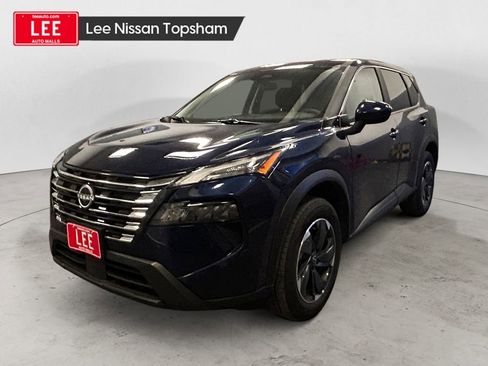 Used 2025 Nissan Rogue SV AWD/4WD image 1