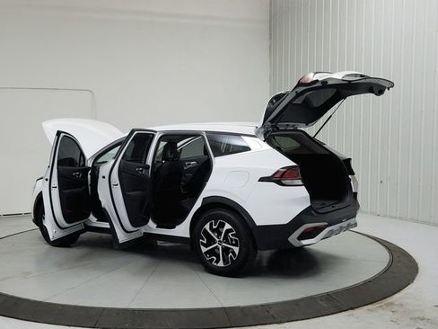 Used 2023 Kia Sportage EX image 11