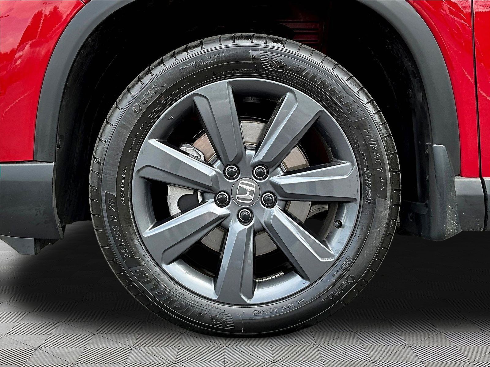 Used 2025 Honda Pilot Sport image 35