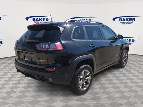 Used 2019 Jeep Cherokee Trailhawk w/ Cold Weather Group AWD/4WD image 3