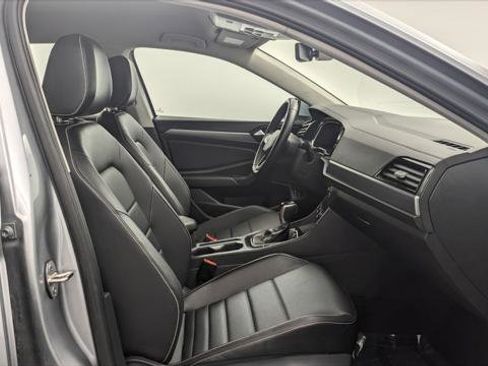 Used 2024 Volkswagen Jetta SE image 19